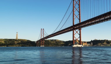 Компания в Португалии